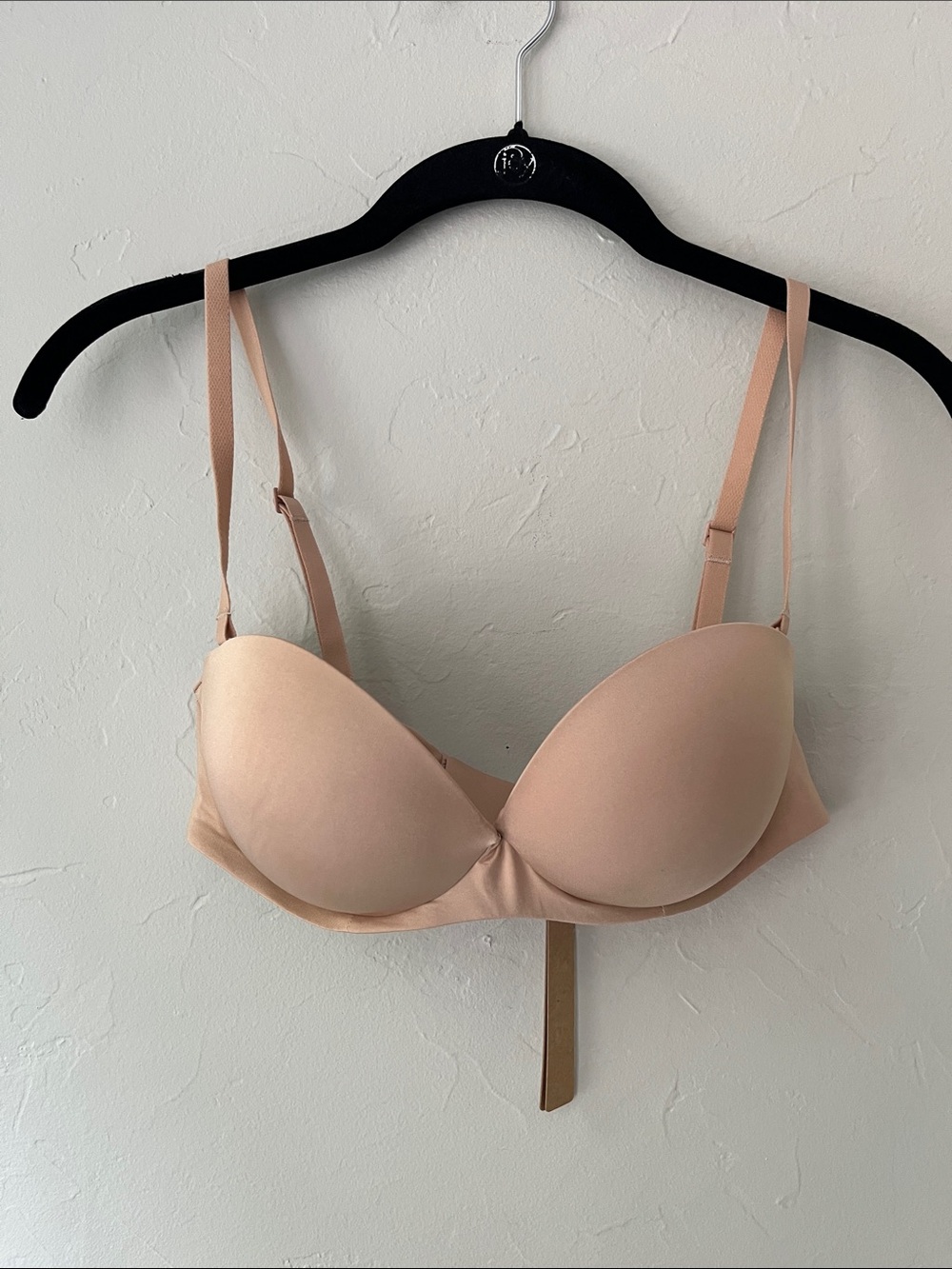 ✨SKIMS ULTIMATE STRAPLESS PUSH UP BRA IN CLAY 34B